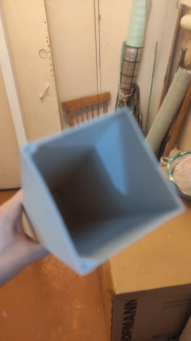 Продам пластиковый короб для трассы кодиционера 6*6 см.