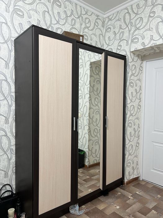 2 кровать и шкаф