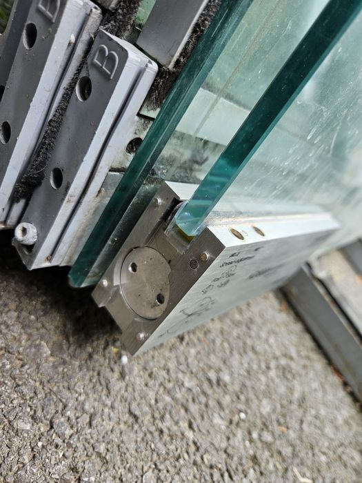 Дограма витрина 10мм закалено