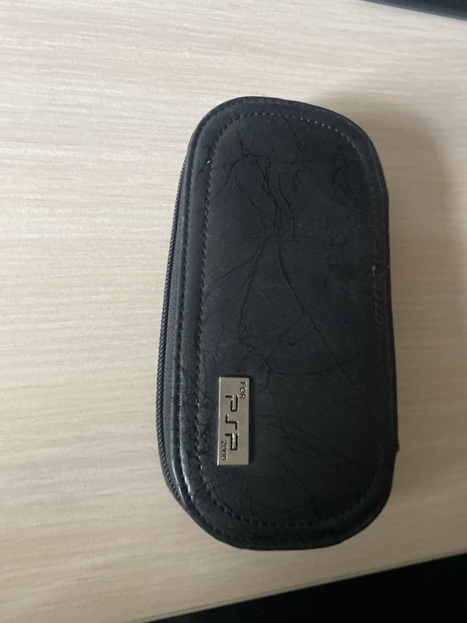 Продам PSP-2000 белая в хорошем состояние ТОРГ ЕСТЬ