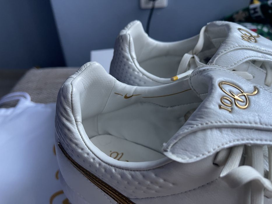 Nike Tiempo Legend Ronaldinho RGN IC SE Touch of Gold Brazil