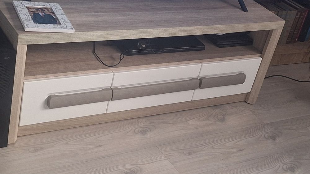 Vand mobila sufragerie