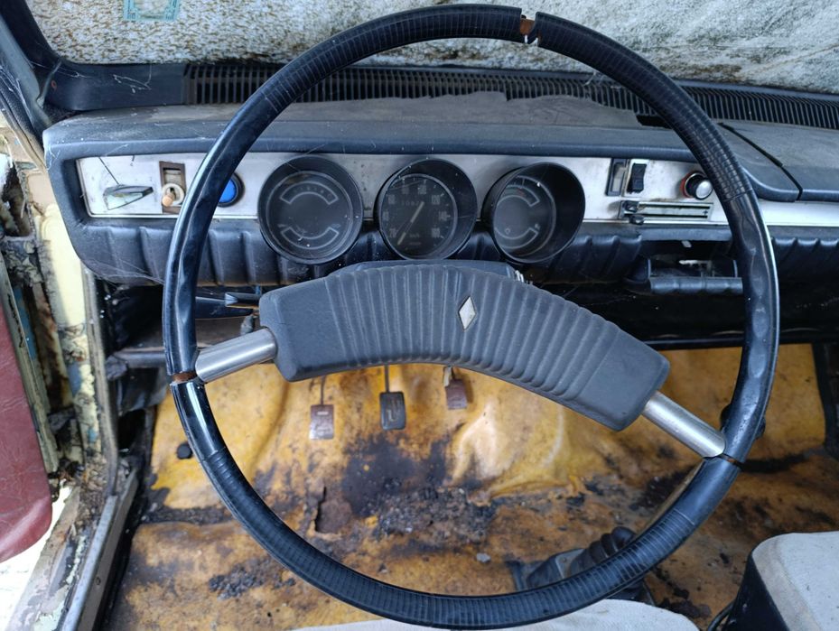 Части от Рено 12