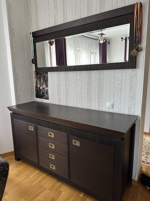 Vand mobila living