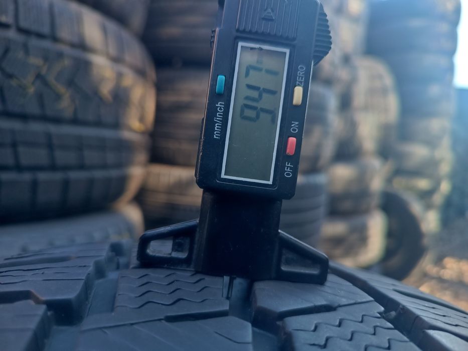 225/65/16 С Michelin Дот 2923