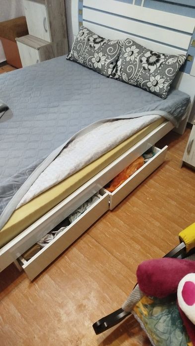 Продается кровать 210на125.