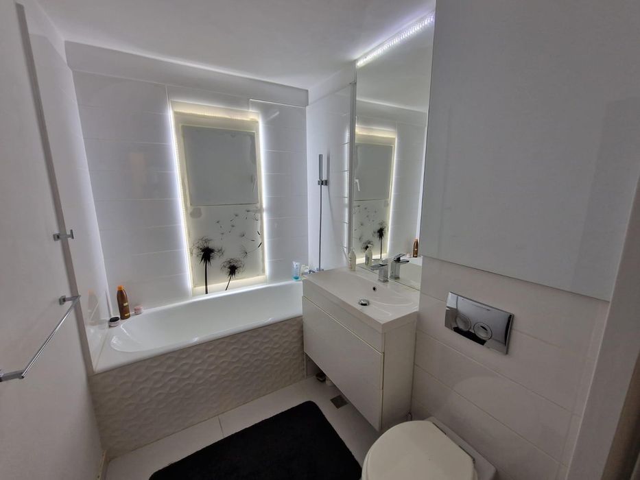Inchiriez apartament 3 camere decomandate si loc parcare Zorilor Cluj