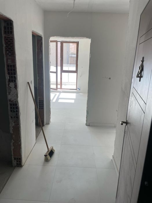 Продава се Тристаен апартамент в Казанлък - 101 кв.м за 1414 €/кв.м - Снимка #1