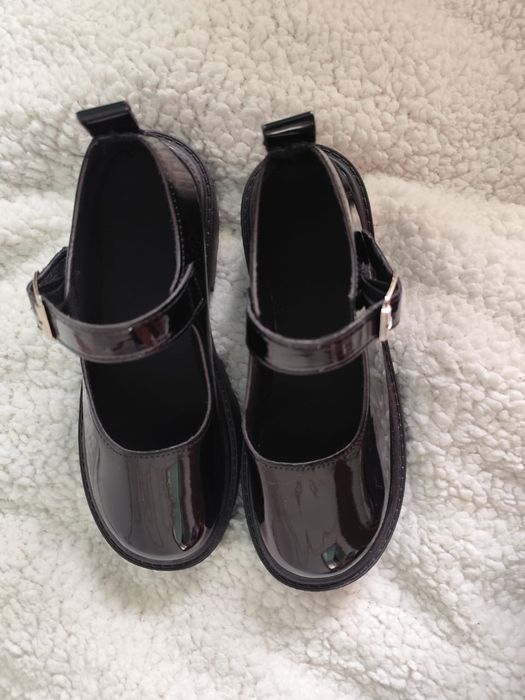 Продам туфли мэри джейн.