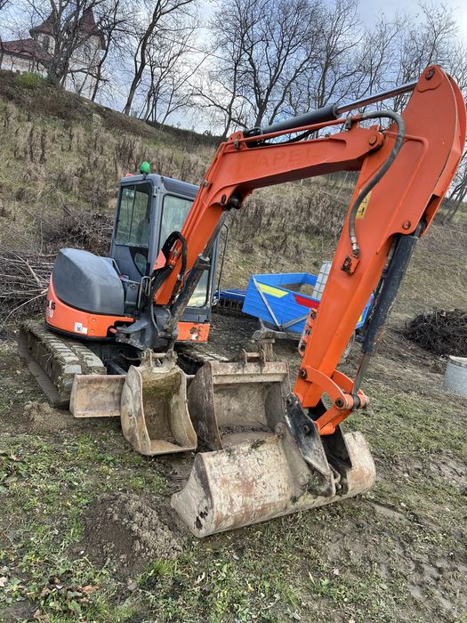 Excavatoare Hitachi