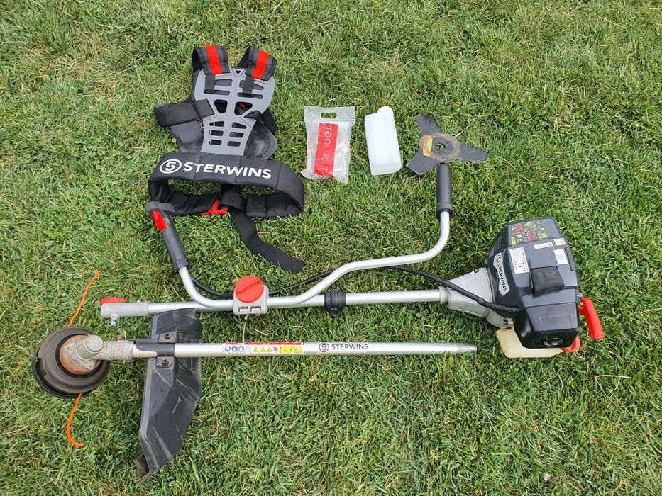 Motocoasa Sterwins, motor 2T 52 cc