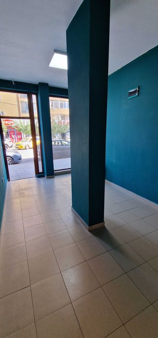 Търговско помещение под наем – 30 кв.м, ул. Славянска