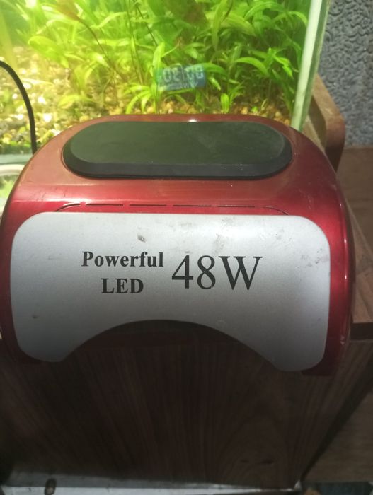 Продам лампу для маникюра