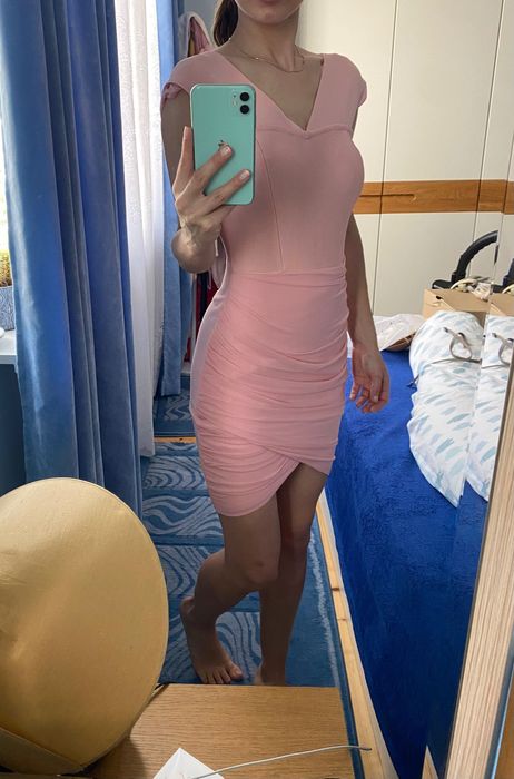 Къса рокля Bella Barnet в “s” размер