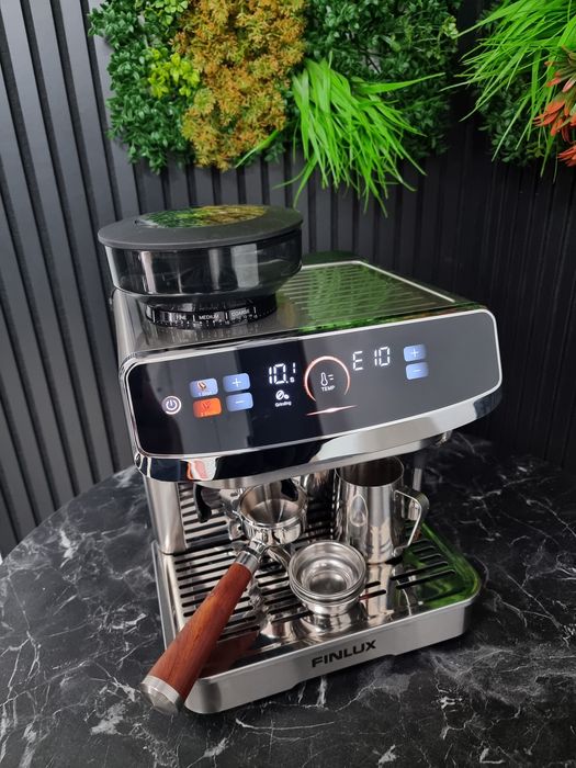 Noble Amanet - Espressor Finlux FEM-1935D, 2450W, Rasnita de cafea integrata
