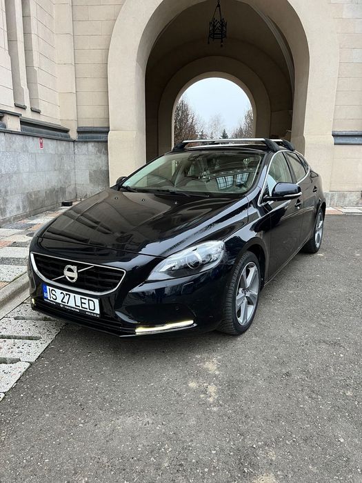 Volvo V40 Motor Volvo 5 cilindri, Xenon, Camera spate,Ceasuri Active Tft Display