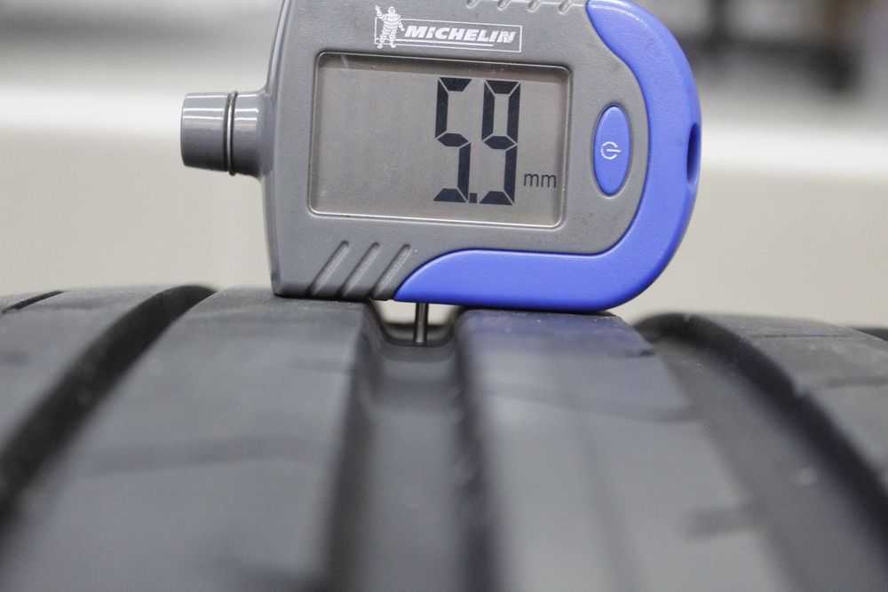 255/40-19 Pirelli P Zero RSC