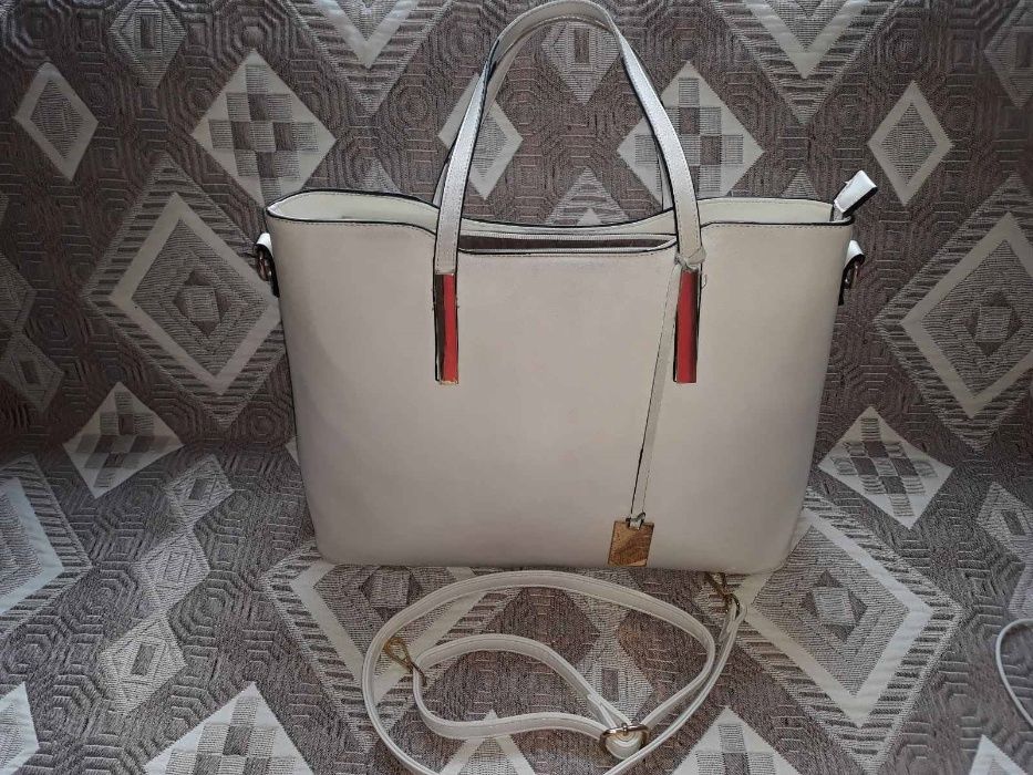 Дамска маркова чанта от Америка с къса и дълга дръжка