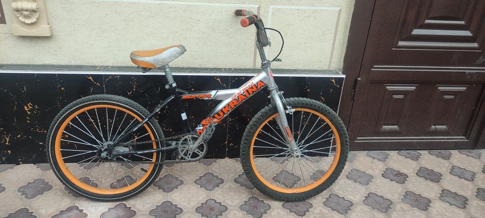 Velosiped srochna sotiladi