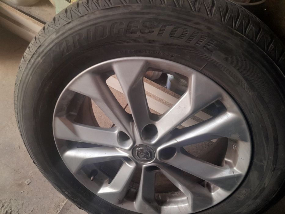 Шины с дисками..