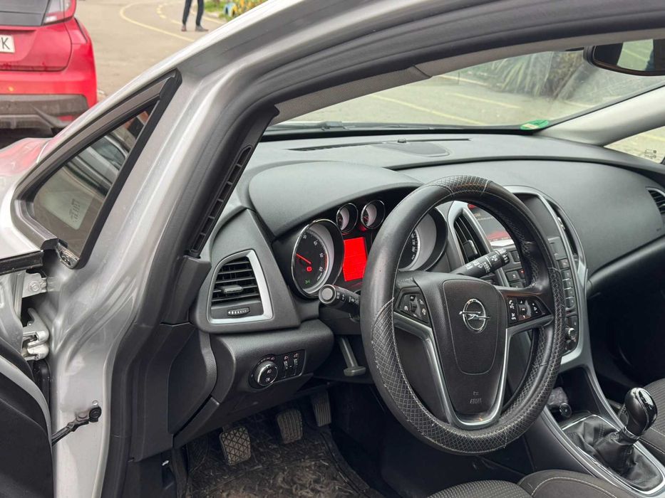 ОПЕЛ АСТРА 2015  !