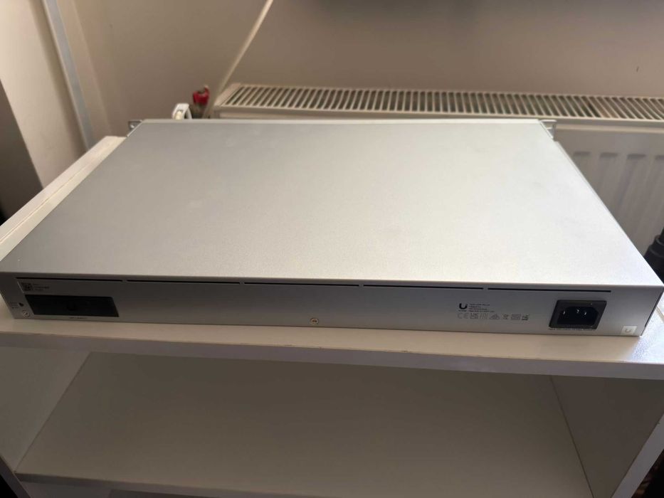 Switch Ubiquiti USW Pro 24 + bonus