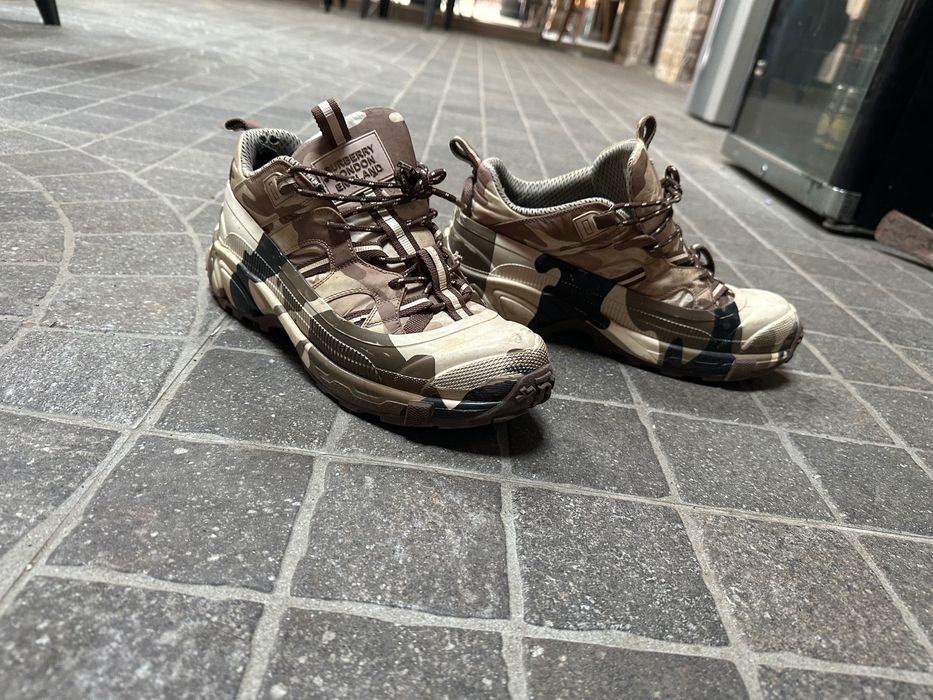 Оригинални обувки BURBERRY