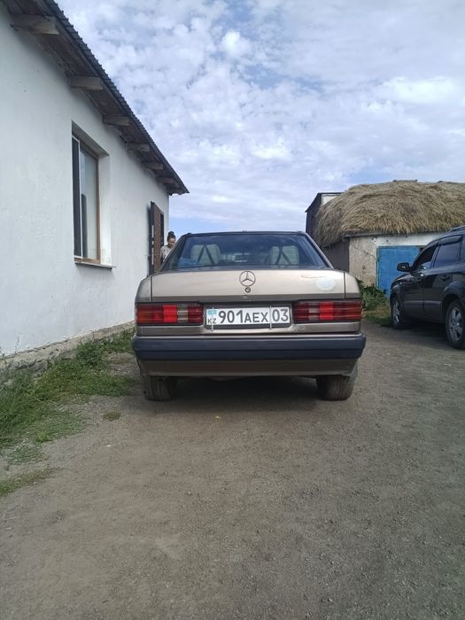 Mersedes 190 E   тт
