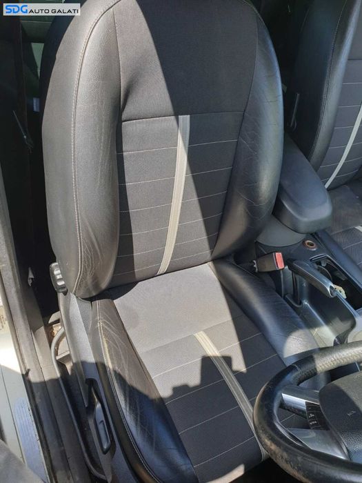 Scaun Dreapta Fata Pasager Fara Incalzire Semi Piele Ford Kuga 1 2008 - 2013 [C7842] [C7844]