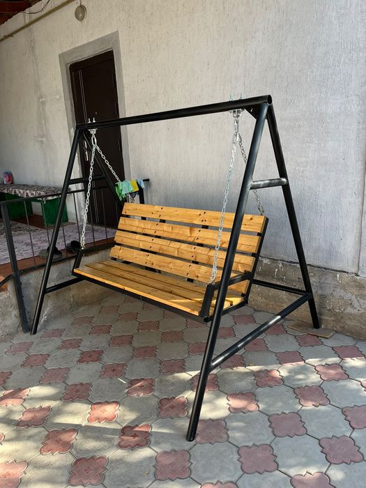 Скамейка качели для дома и сада