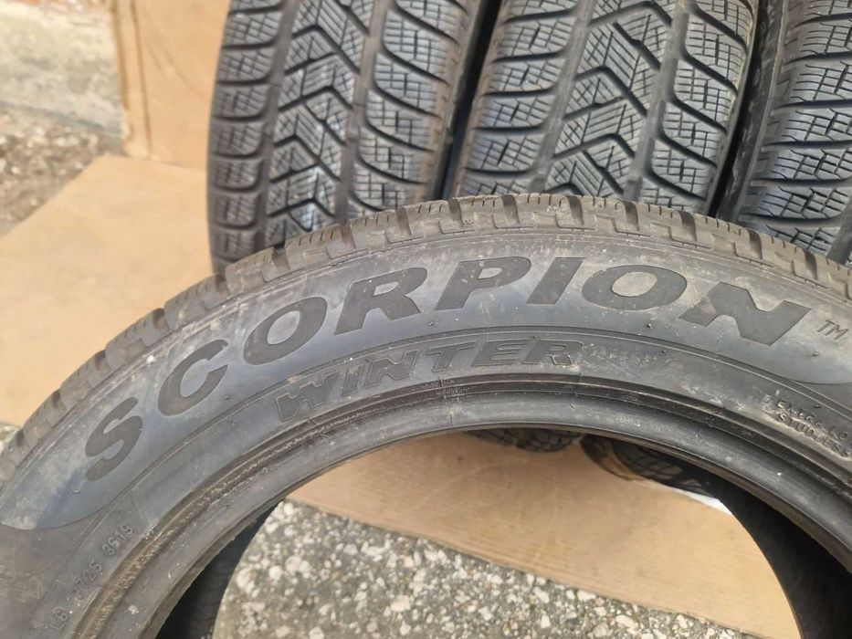 4 Pirelli R17 215/60
Зимни гуми 
DOT3619