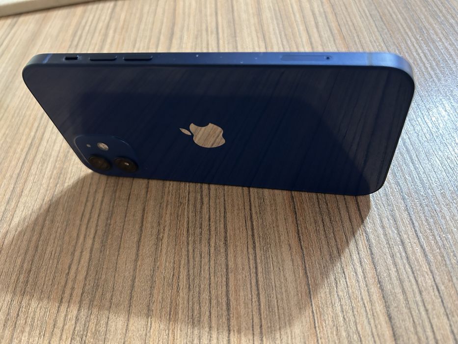Iphone 12 albastru