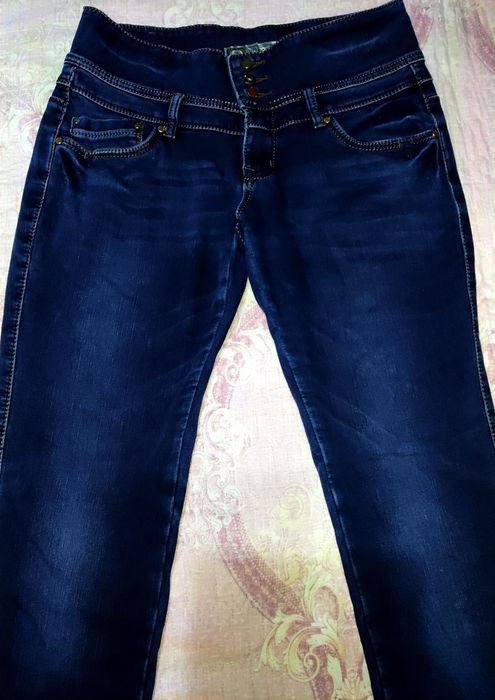 Джинсы для женщин