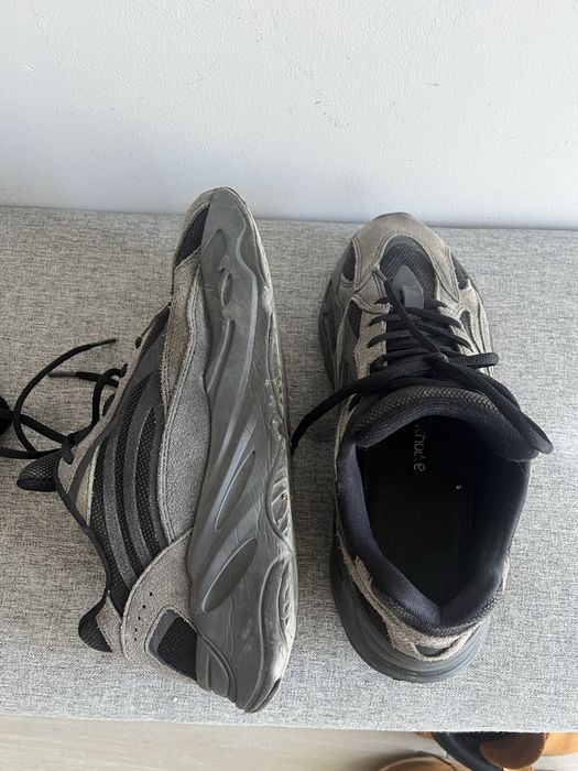 Vand Yeezy 700 Gri