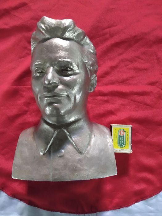 Продажа статуэтки СССР