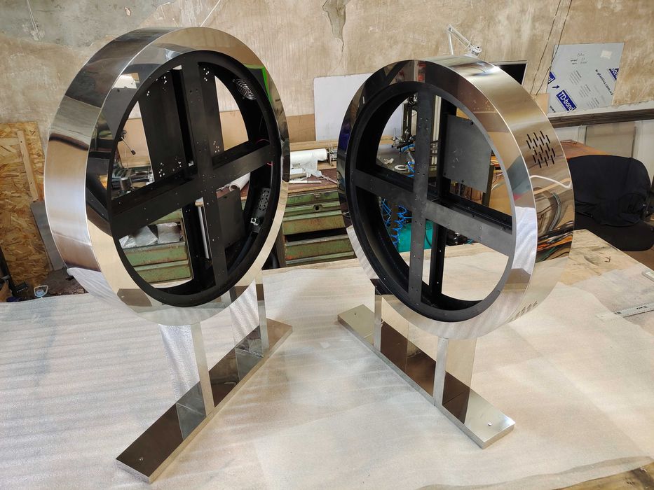 Оригинални табели и лога за вашия бизнес