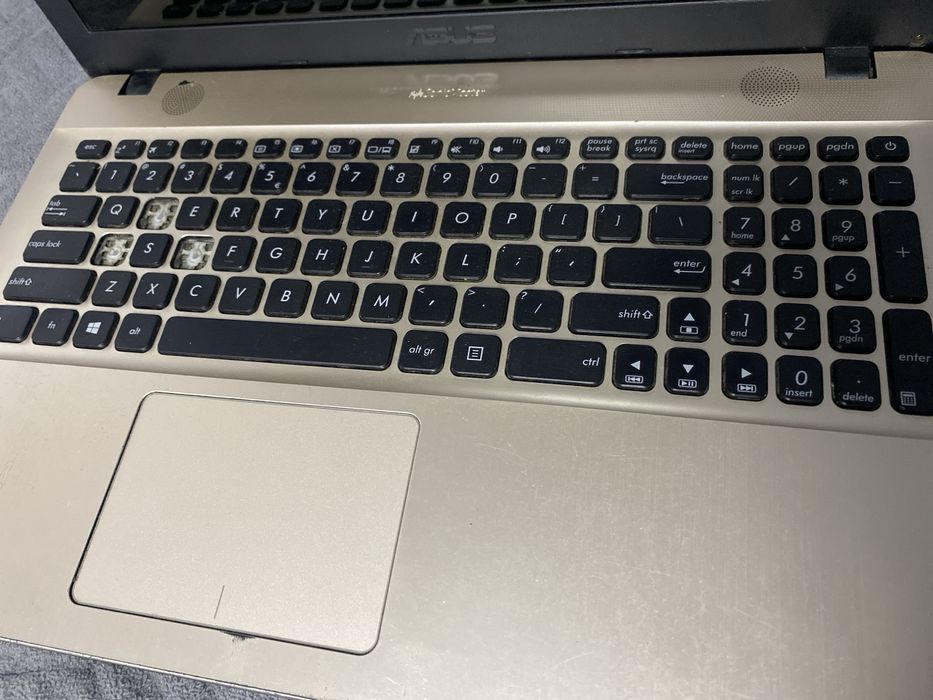 Titlu: Laptop ASUS A541N – SSD 400GB + HDD, 4GB RAM – cu mouse inclus