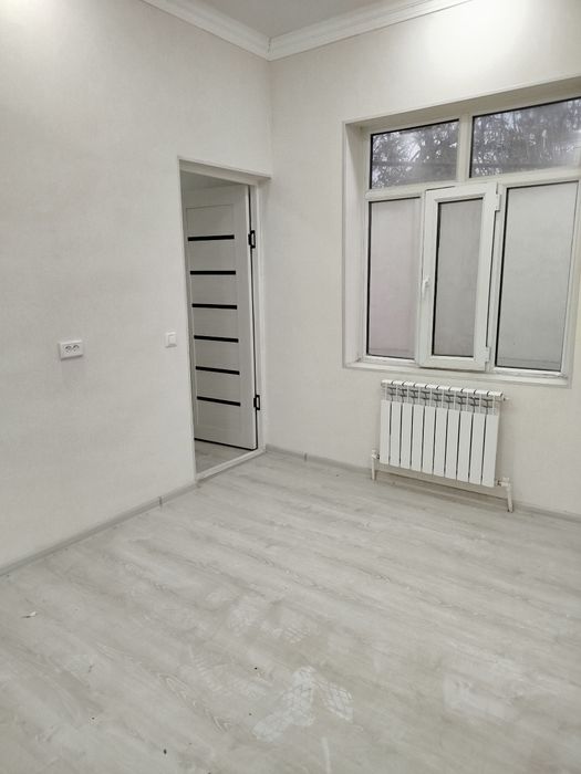 Южный Вагзал Сергели Кодастор олдида ховли сотилади