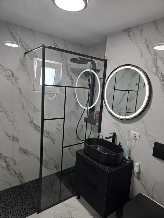 Vand apartament zona trust cu 2 camere