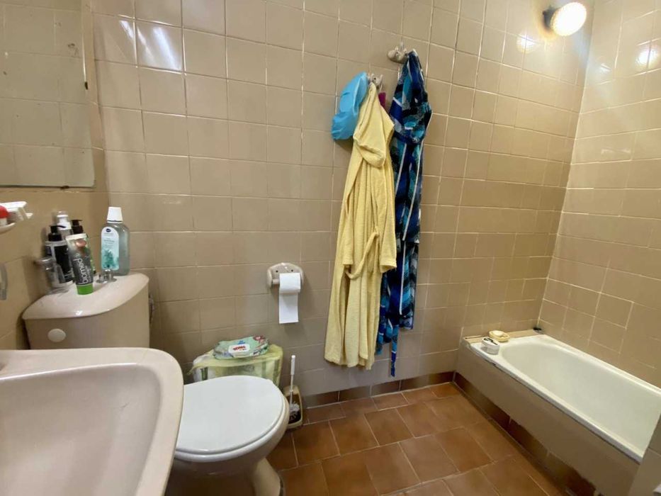 Тристаен апартамент в Изгрев с два гаража в цената!