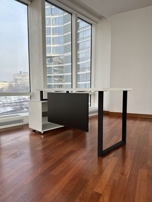 Офисный стол с тумбой