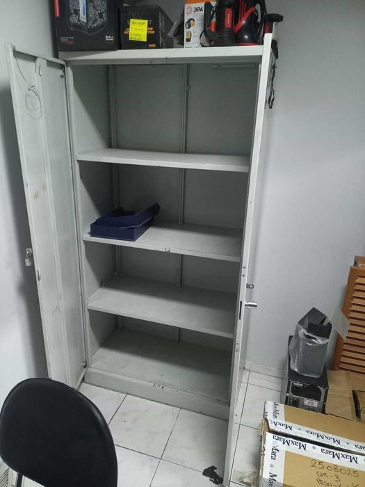 Продам металлический шкаф