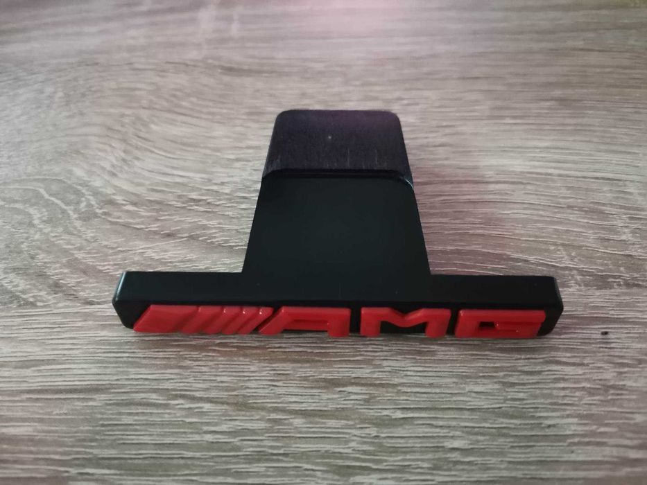 Мерцедес Mercedes Benz AMG червена емблема за решетка
