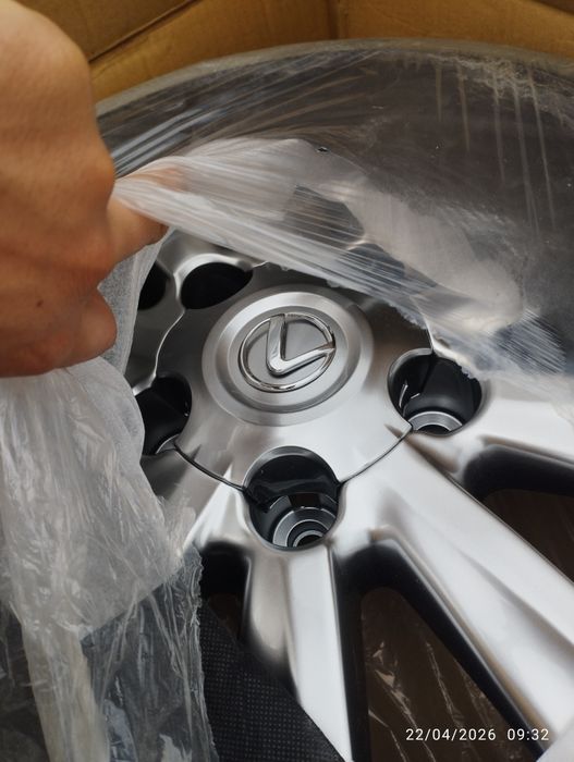 Lexus diska sotiladi dona