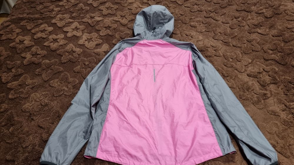 Яке ветровка лятно