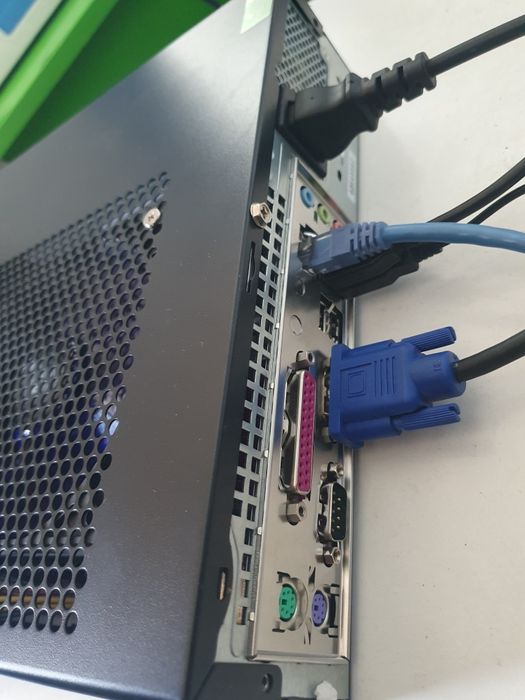 Calculator I3 Gen4 si I5 Gen 4 Lenovo E73