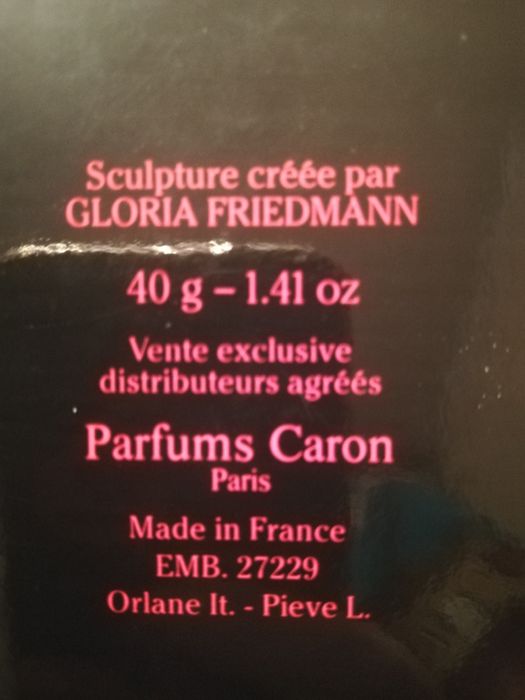 Продам пудру "CARON"