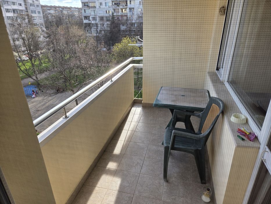 Под наем 3 стаен апартамент