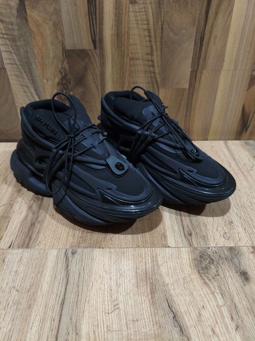 Продам кросовки balmain unicorn