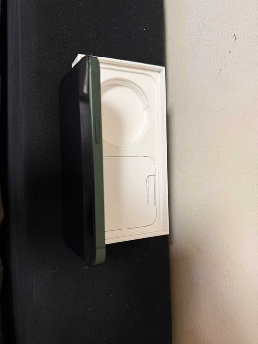 Iphone 13 - изключително запазен